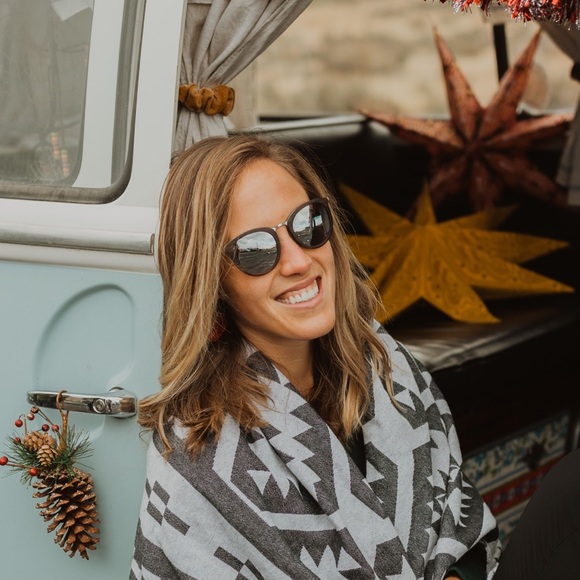 Meet your Posher, Kelsey - Picture 1 of 1